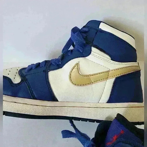 Nike Air Jordan 1 High Retro Gold Metallic Deep Royal Blue GS Sneaker, sz 6 - Picture 8 of 15